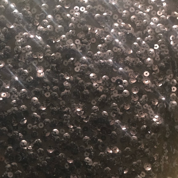 WHITE HOUSE BLACK MARKET NAVY BLUE SEQUIN TOP - Picture 2 of 2